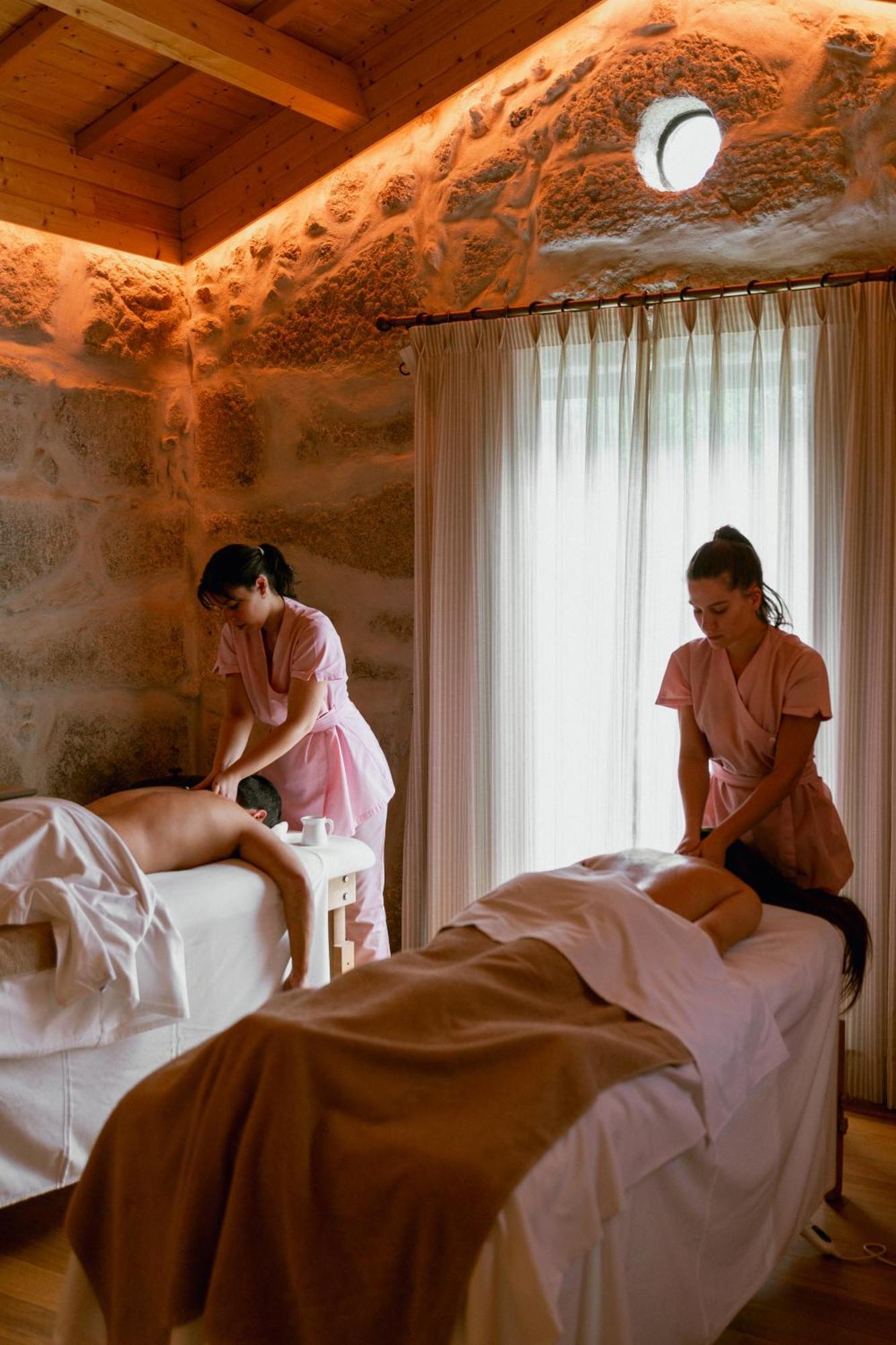 Hotel Bonjardim 560 à OOporto Extérieur photo Thai massage